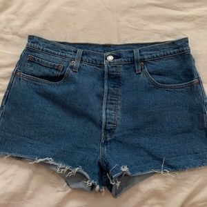 501 Levi shorts